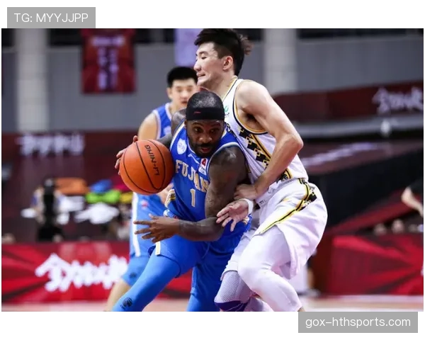 刷到孙铭徽赛后回家那条短视频，衣帽间一闪我就怀疑他是隐形富豪了