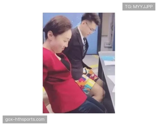蒋圣龙西装冷峻出席，回家抱着卡通睡枕撒娇，我现在还在回味这反差